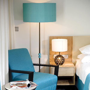 lampe sur pied / contemporaine / en soie / bleue