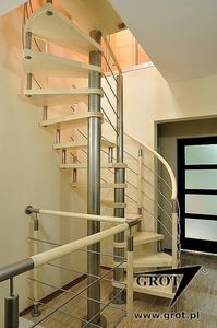 escalier en colimaçon / structure en métal / marche en bois / sans contremarche