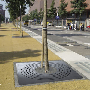 grille d'arbre en fonte / carrée