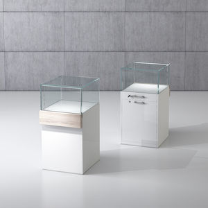 vitrine contemporaine 1