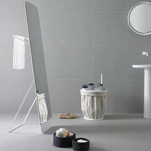 miroir de salle de bain sur pied