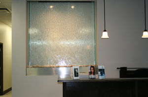 mur d'eau en verre