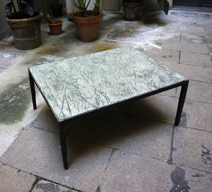 table basse contemporaine / en béton fibré / avec piètement en acier / rectangulaire