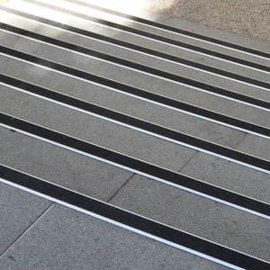 nez de marche en aluminium 1