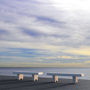 banc public contemporain