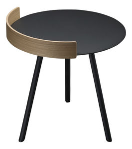 table d'appoint contemporaine / en chêne / en bois laqué / avec piètement en acier