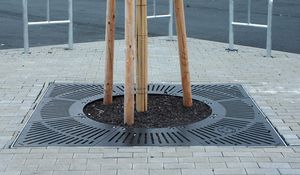 grille d'arbre carrée
