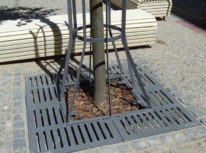 grille d'arbre carrée