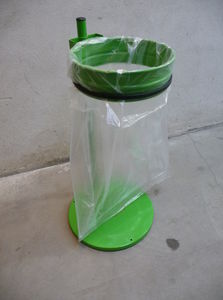 support de sac poubelle public