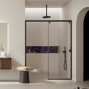 cabine de douche en chrome