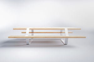 table de pique-nique design original / en bois de feuillus / en épicéa / en acier galvanisé