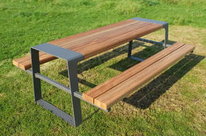 table de pique-nique contemporaine / en bois / en acier galvanisé / en acier inoxydable