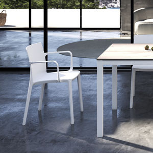 chaise contemporaine 1