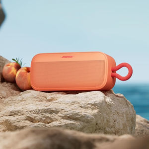 enceinte avec port USB 1