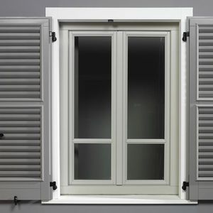 fenêtre en bois