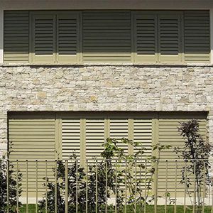 brise-soleil en bois / pour façade / pour fenêtre