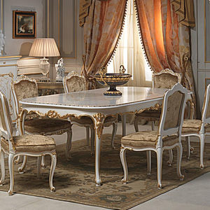 table de style Louis XVI / en bois peint / ovale