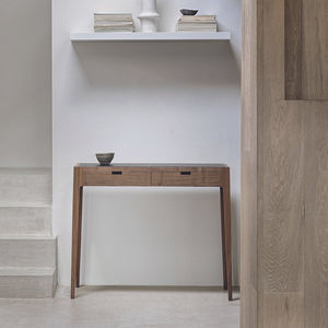 console contemporaine