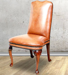 chaise de salle à manger classique