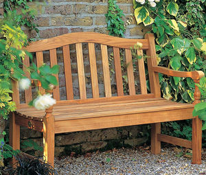 banc de jardin classique