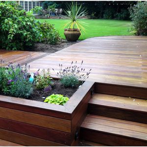lame de terrasse en bois massif 1