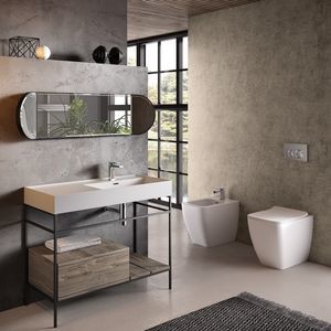 WC près du mur