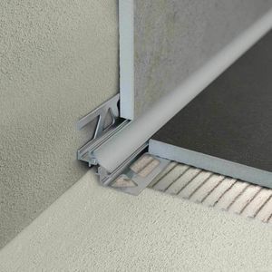 profilé de finition en aluminium anodisé 1