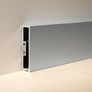 plinthe en aluminium