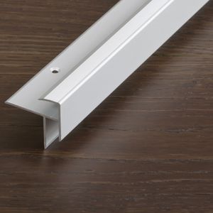 profilé de finition en aluminium anodisé