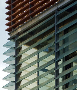 brise-soleil en verre 1