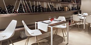chaise de restaurant contemporaine