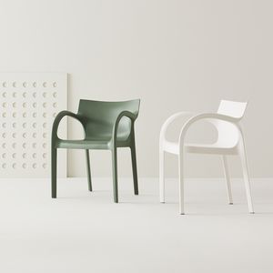 chaise contemporaine / avec accoudoirs / empilable / recyclable