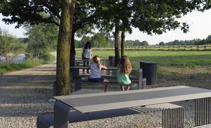 table contemporaine