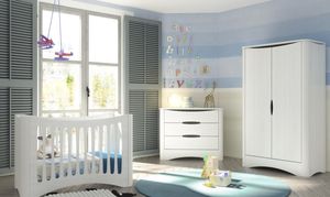 chambre d'enfant blanche