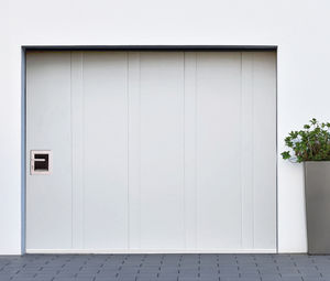 portes de garage sectionnelles latérales