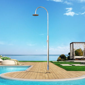 douche d'extérieur de piscine 1