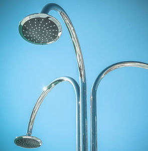 douche d'extérieur en acier inoxydable 1