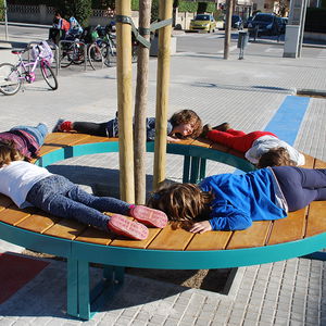 banc public / contemporain / en bois / en acier galvanisé