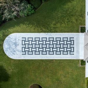 fond mobile pour piscine en pierre