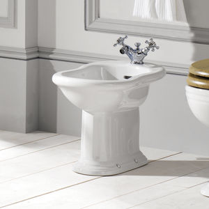 bidet en porcelaine