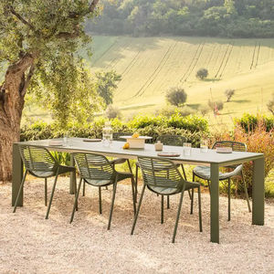 table contemporaine