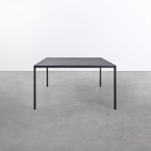 table contemporaine