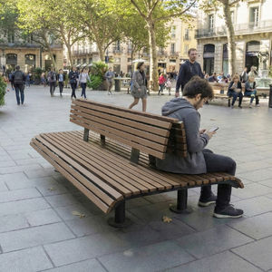 banc public contemporain