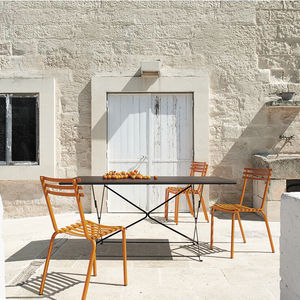table contemporaine