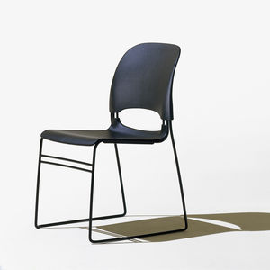 chaise visiteur contemporaine / empilable / luge / 100% recyclable