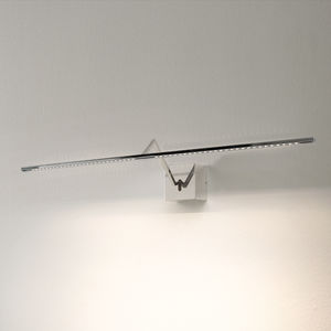applique murale contemporaine / en laiton / à LED / linéaire