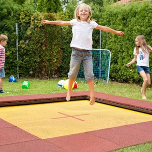 trampoline pour aire de jeux
