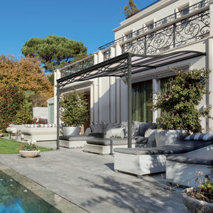 pergola adossée / en fer forgé / sur mesure