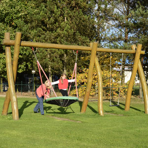 balançoire en bois