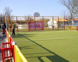 gazon synthétique / en rouleau / pour espace public / multifonctionnel